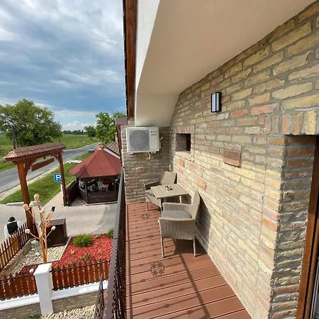 Kukorica Csarda 3* Balatonujlak