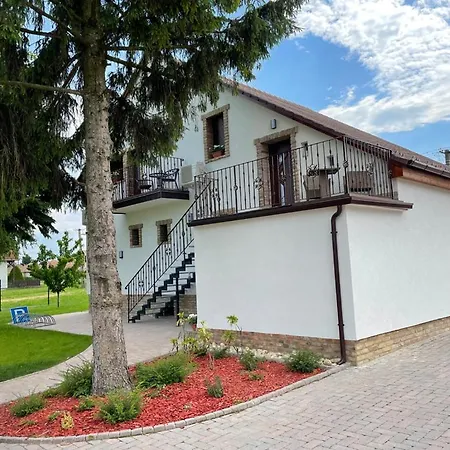 Kukorica Csarda 住宿加早餐酒店 3*