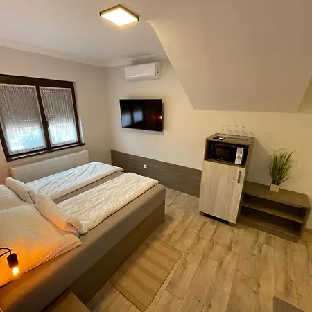 住宿加早餐酒店 Kukorica Csarda Balatonujlak