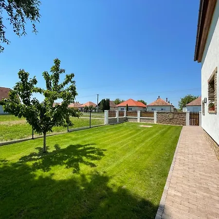 住宿加早餐酒店 Kukorica Csarda Balatonujlak