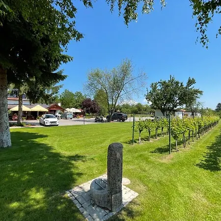 Kukorica Csarda 住宿加早餐酒店 3*