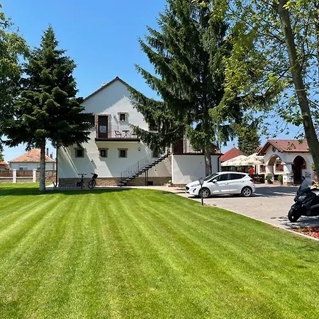 Kukorica Csarda 住宿加早餐酒店