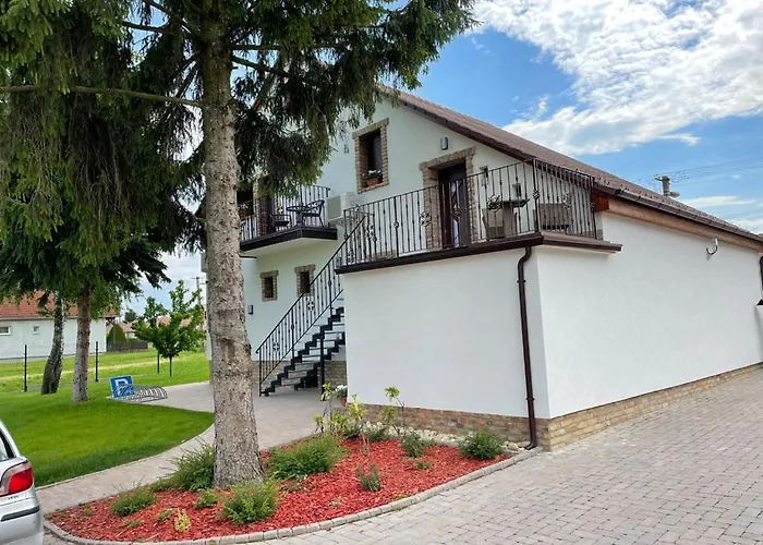 Kukorica Csárda Bed & Breakfast 3*
