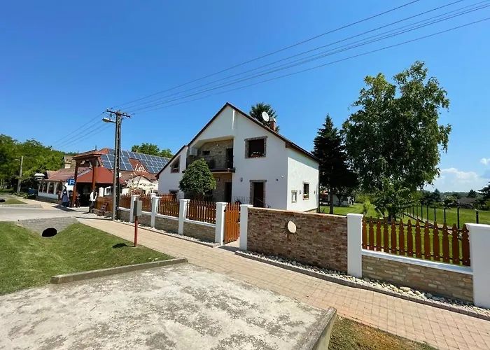 Kukorica Csárda Bed & Breakfast Balatonujlak